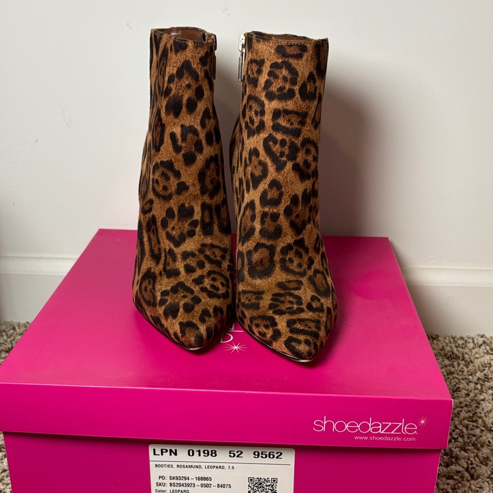 Shoe Dazzle Wild Leopard Ankle Booties